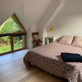 Chez Cedric & Emmanuelle, hotel in Plonéour-Lanvern