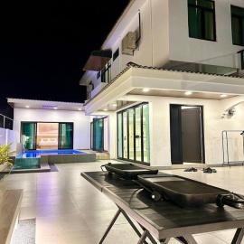 Swimming Pool Homestay