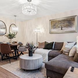 Luxurious 2-Bed Home Near NEC, BHX Airport & JLR Ideal for Contractors or Lesiure Stays Long term stay available, hótel í Solihull