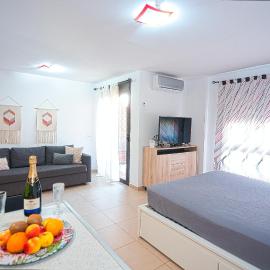 Apartment Jilguero Sunny, hotel in Palm-Mar