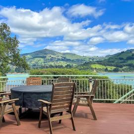 Bay View Family Retreat, hotel in Duvauchelle