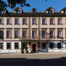 Hotel Landhaus Säntis Herisau، فندق في هيريساو