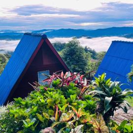 อุกฤษฟาร์มฮิลล์ ภูชี้ฟ้า Ukrist farm hill, hotel in Thoeng