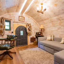The Hobbit House, Hotel in Edenfield