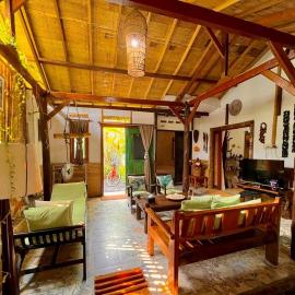 Frangipani garden villa, hotel in Senggigi