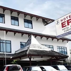 Hotel Efita – hotel w mieście Kamparganya