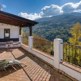 Casa Rural Arroyo de la Greda, your perfect base for activities in Sierra Nevada and Granada, Hotel in Güéjar-Sierra