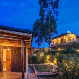 Kaara Gorilla Mountain Lodge, hotel in Rubuguli
