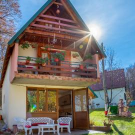 House Jaksic, hotel din Žabljak