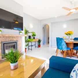 99B Hibiscus - Spacious 2-Bedroom Apartment with Pool Views