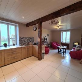 Maison en Berry avec jardin clos près du lac d'Eguzon - FR-1-591-651, hotel a Orsennes