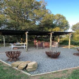 Dargle Camping & Caravan Site โรงแรมในGomane