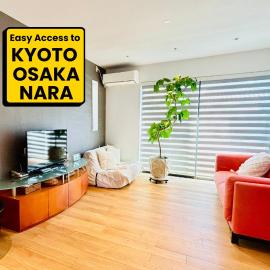 Accessible Four-Bedroom House near Kuzuha Station!, hotel a Hirakata