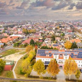 Platan Hotel, hotel di Debrecen