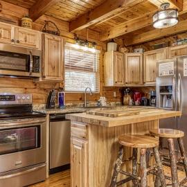 Hook Line & Sinker, Hot Tub, FREE tickets each paid day, WIFI!!!