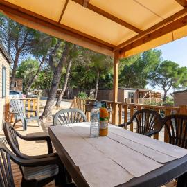 MOBIL HOME Neuf FRONT DE MER TOUT CONFORT 5 LITS 6 personnes CARRY LE ROUET, hotel in Carry-le-Rouet