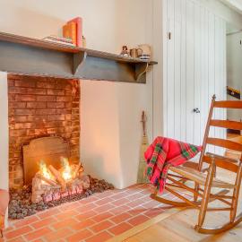 Historical Thurmont Escape w/ Furnished Deck!, khách sạn ở Thurmont