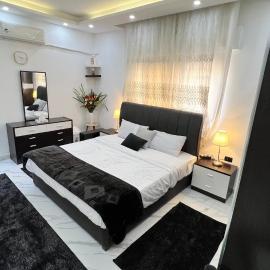 شقة مفروشة بغرفتي نوم الجاردنز, hotel in Umm Uthainah
