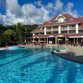 Kaz Caraïbes, piscine & plage, hotel v destinaci Sainte-Luce