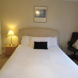 SleepNeat, hotel i Ascot