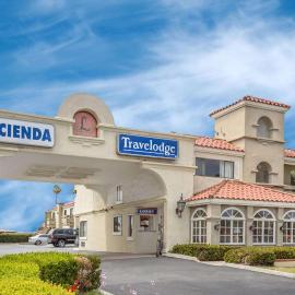 Travelodge by Wyndham Costa Mesa Newport Beach Hacienda, hotel v destinácii Costa Mesa