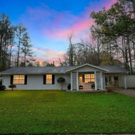 Family-Friendly 3BR Oasis in Powder Springs home – hotel w mieście Powder Springs