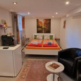 "VILLA HI" Studio Parkplatz inbegriffen, hotel v destinaci Weesen