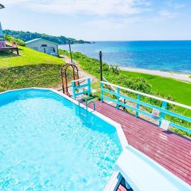 The Seaside Villa 佐渡島: Sado şehrinde bir otel