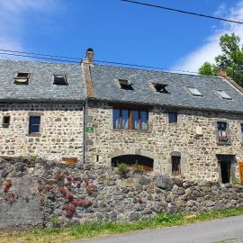 Maison de Varennes, hotel in Chambon-sur-Lac