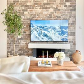 Viesnīca FLAIR Apartments Vorarlberg - Stilvolles Wohnen nahe Bodensee & Alpen - Küche, Balkon & Gratis Parkplatz pilsētā Brēgenca
