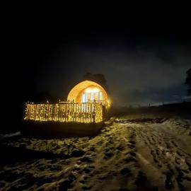 Secluded Countryside Cabins with bookable Sauna, Dark Skies & Stream Fell Farm Hideaway, hotel a Colwell