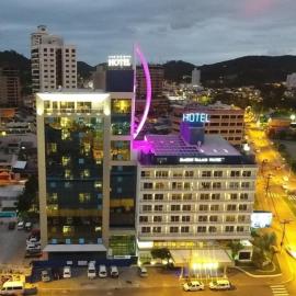 Sandri Palace Hotel, hotel u gradu 'Itajaí'