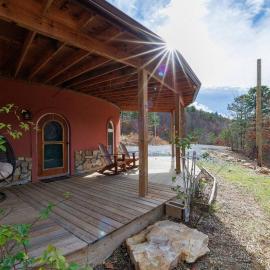 Secluded LUX Bunker Hot Tub, Views & Trails, hotel din Stanley