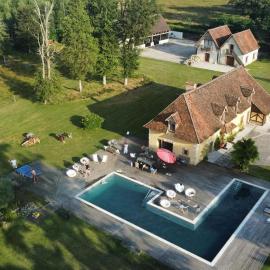 Villa avec piscine en forêt, 2H Paris, 6 Chambres
