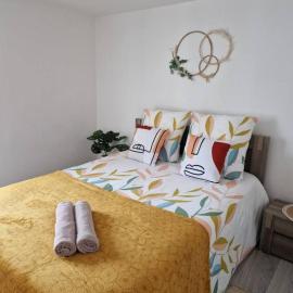 Appartment- Near Train Station - Free Parking