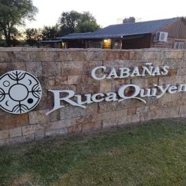 Cabañas Ruca Quiyen, מלון בGeneral Acha
