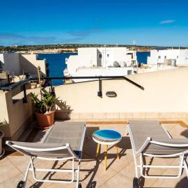 Aloe Vera penthouse corner, hotel a Is-Sellum