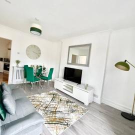1 Bedroom Apartment close to beach, khách sạn ở Portsmouth