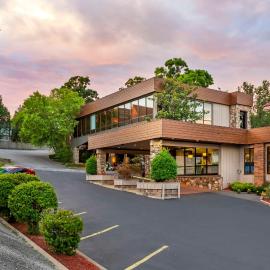 Best Western Plus Landing View Inn & Suites