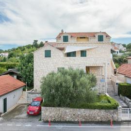Apartments by the sea Postira, Brac - 739
