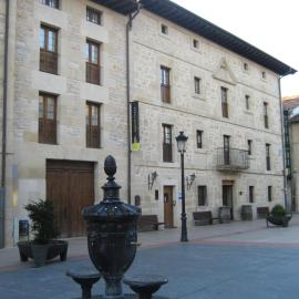 Arganzón Plaza, hotel La Puebla de Arganzónban