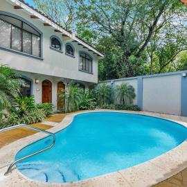 Pool Oasis, Concierge & 5min drive to the Beach, hotel in Playa Flamingo