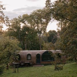 Stall & Sterne - Tiny Häuser, hotel in Hirschfeld