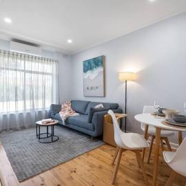 Brighton Breeze Retreat - Idyllic Beachside Stay