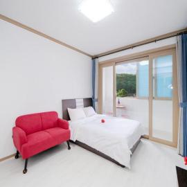 Samcheo Happy House Pension, hôtel à Samcheok