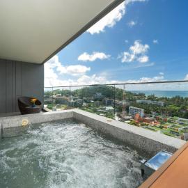 Surin sea view 3br apartment with jacuzzi, hotel a Surin Beach