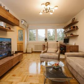 Bright, Newly Renovated Condo Near Danube River, hotell i Beograd