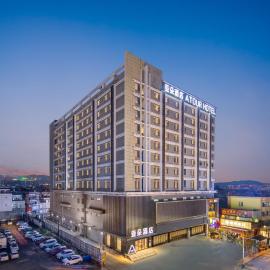 Atour Hotel Tengchong Wenxing Building、騰衝市のホテル
