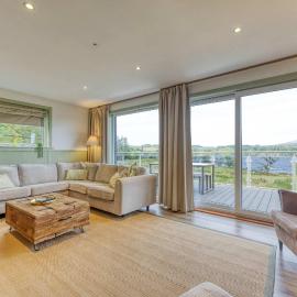 New Build Lodge With Stunning Views of Loch Awe
