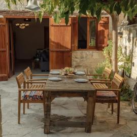 The Yard Traditional Residence, Hotel in Vasa Kilaniou